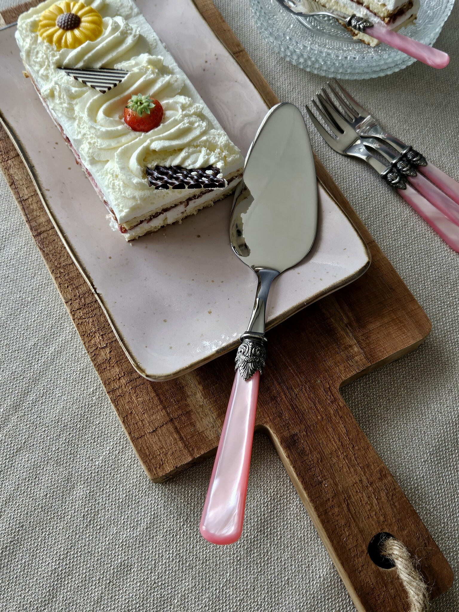 Cake server, Pink (mother-of-pearl)