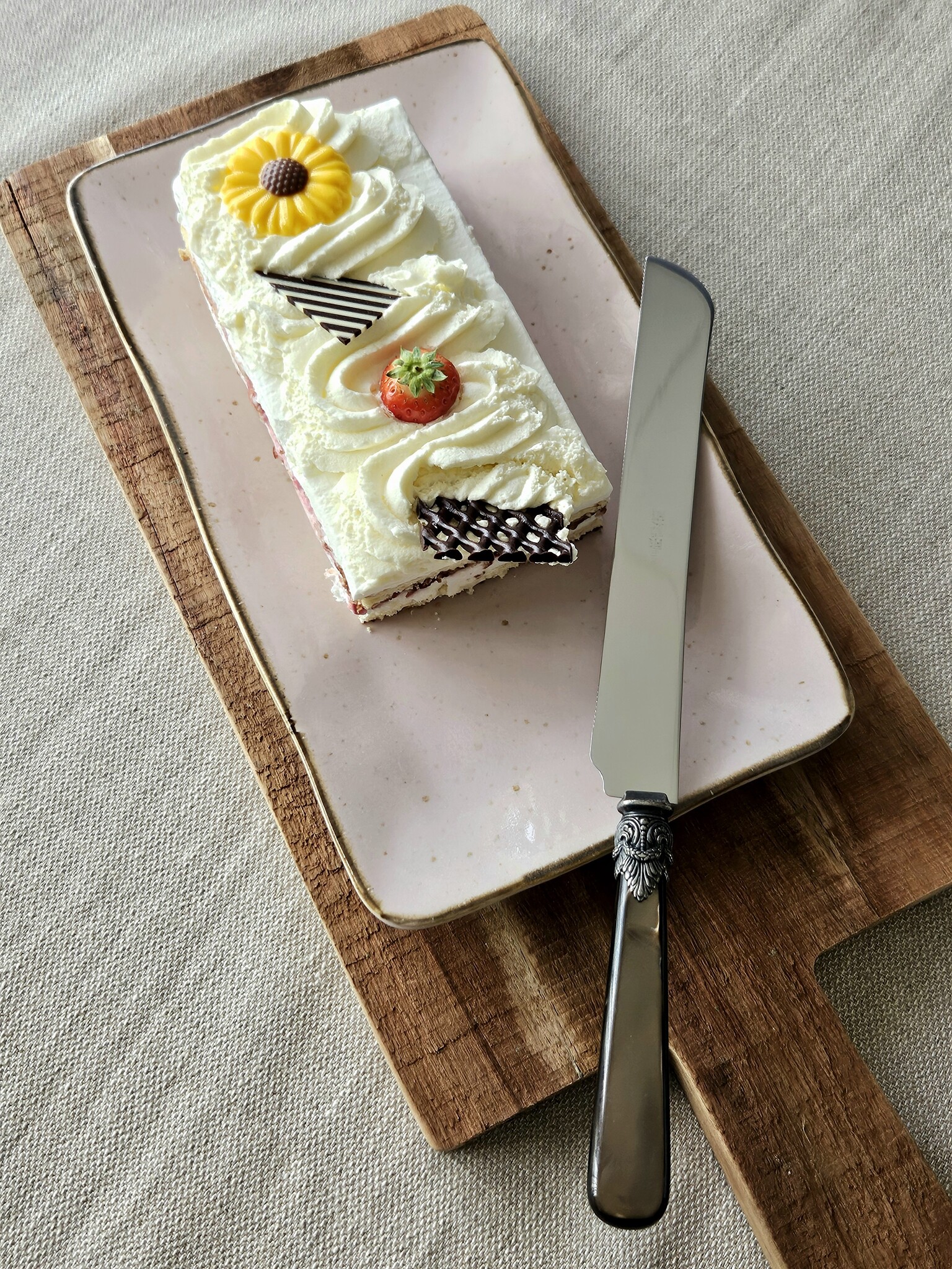 Couteau à pain / Couteau à tarte, avec un manche Marron (nacré)