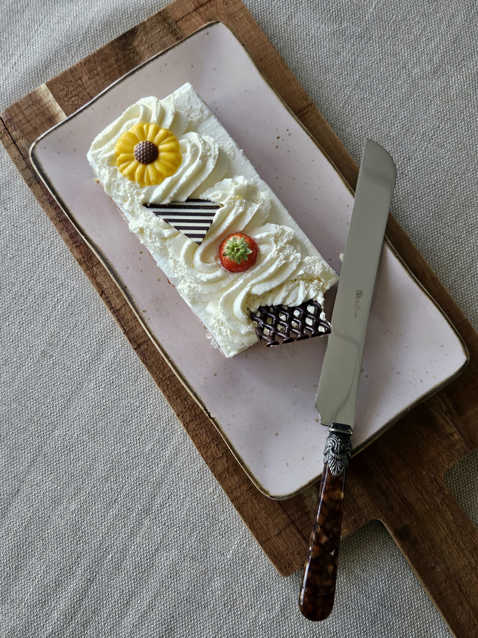 Taartmes / Broodmes, met Bruin handvat (schildpadmotief)