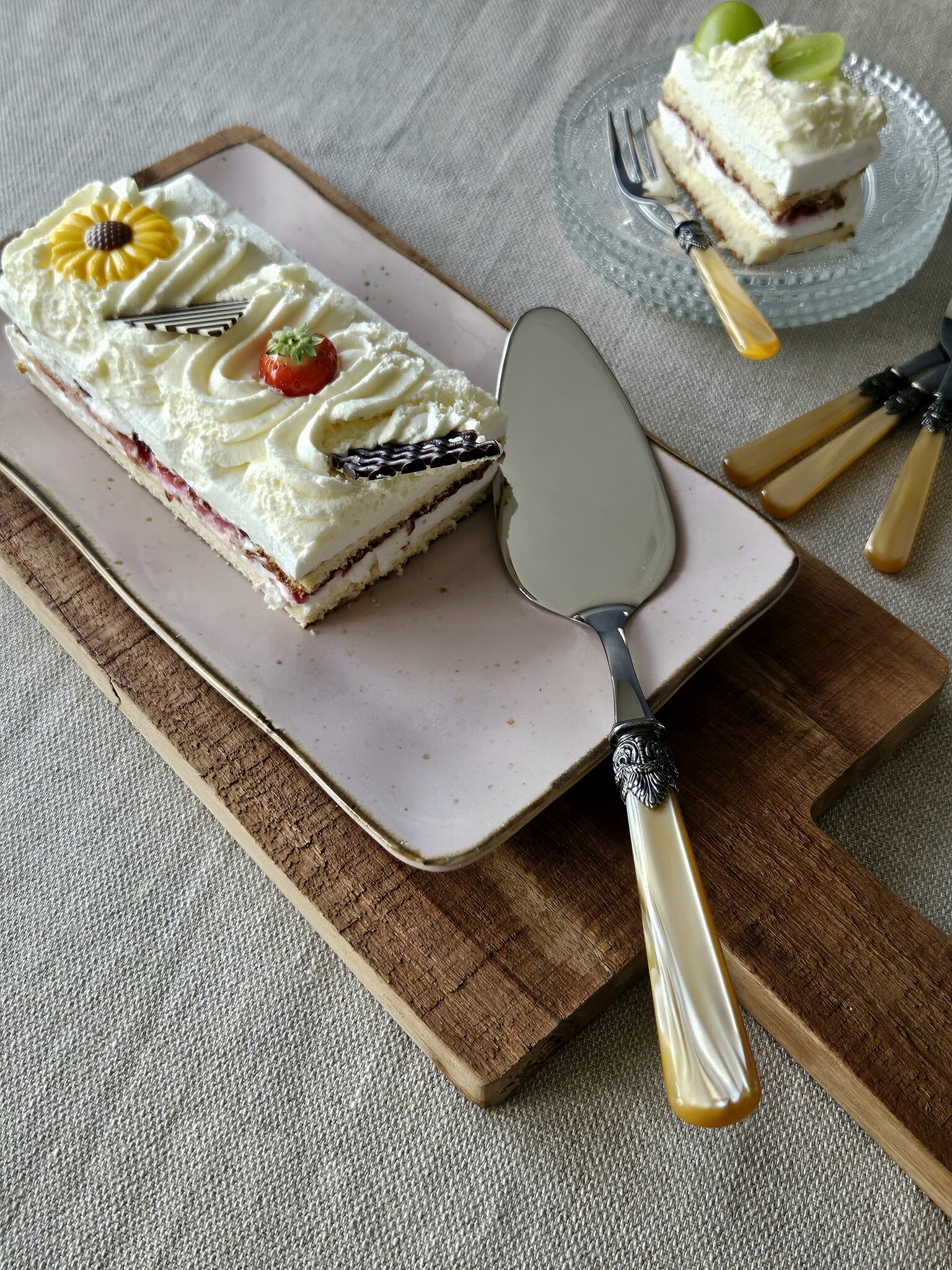 Cake server, Honey Gold (mother-of-pearl)