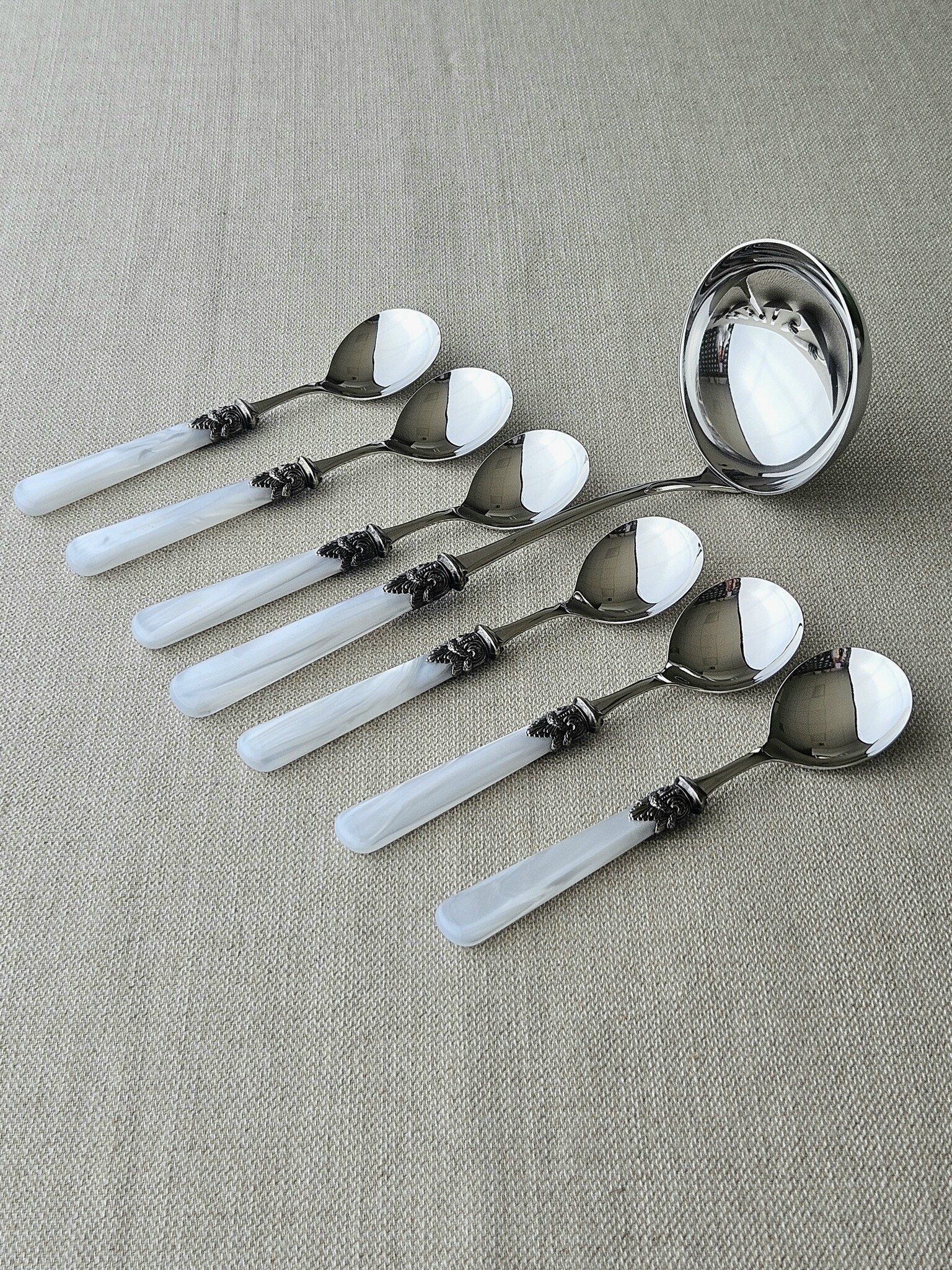 Soup cutlery set (7-piece), White (mother-of-pearl sheen)