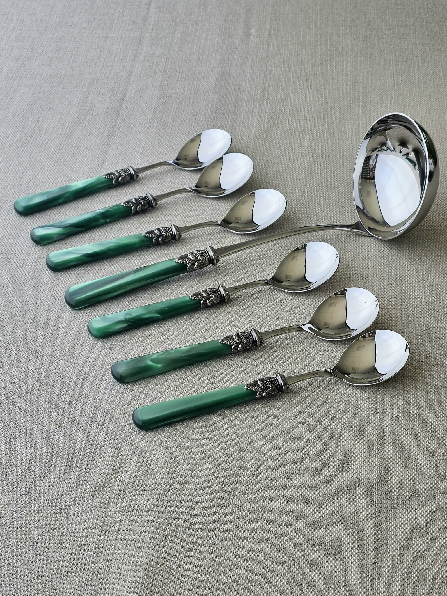 Ensemble de Couverts à Soupe  (7 pièces), Vert  (nacré)