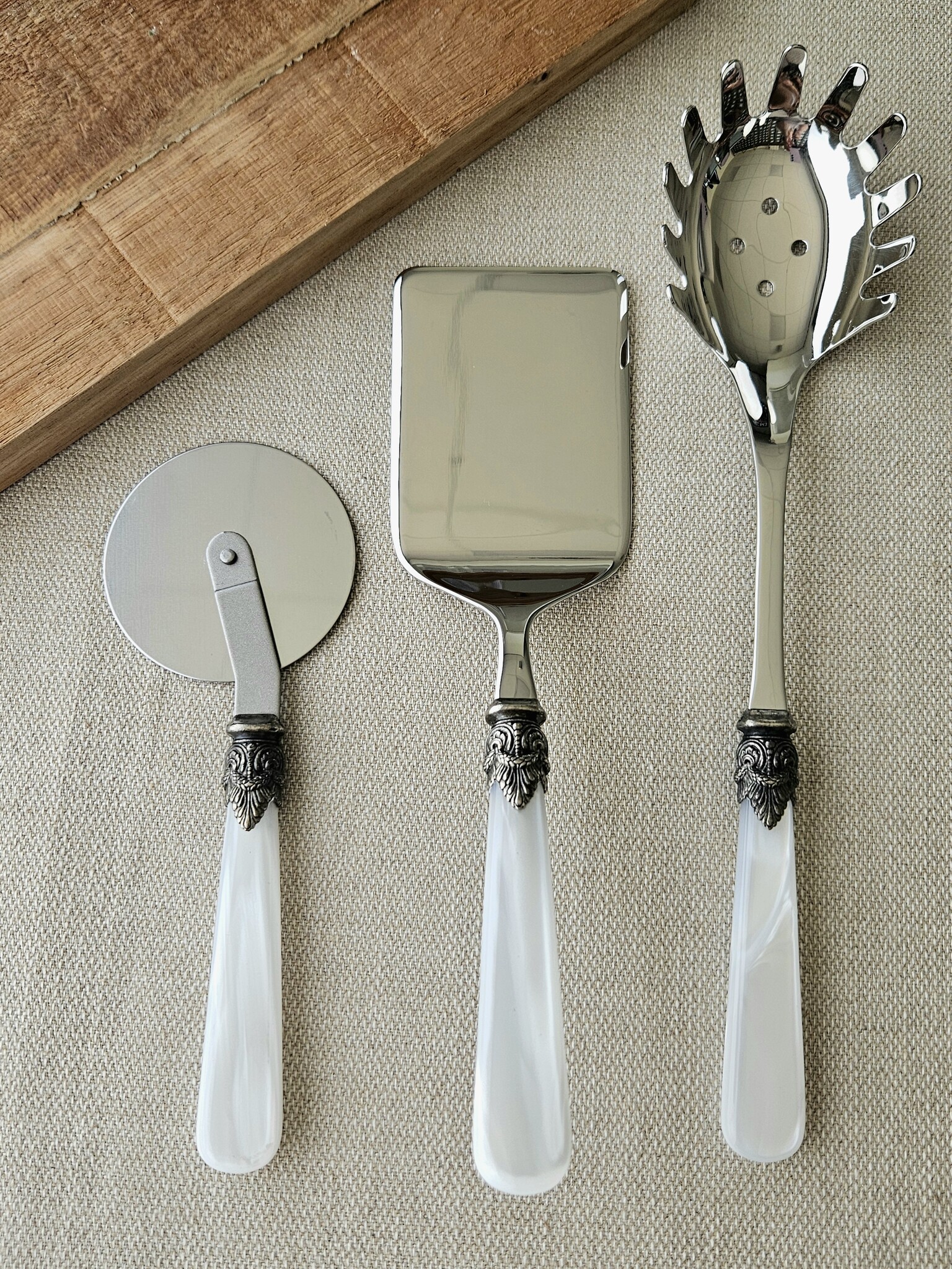 Pasta serving set, White (mother-of-pearl sheen)