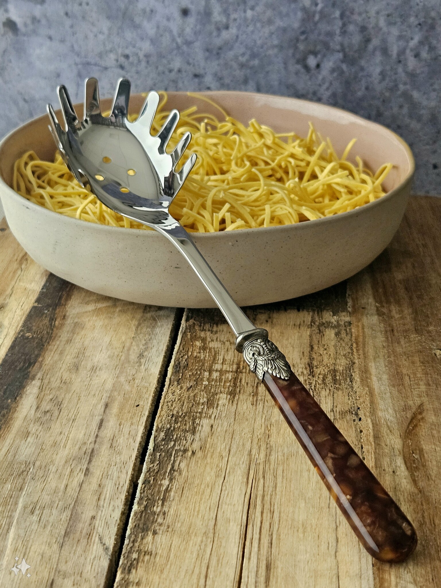 Pasta serving set, Brown (turtle motif)
