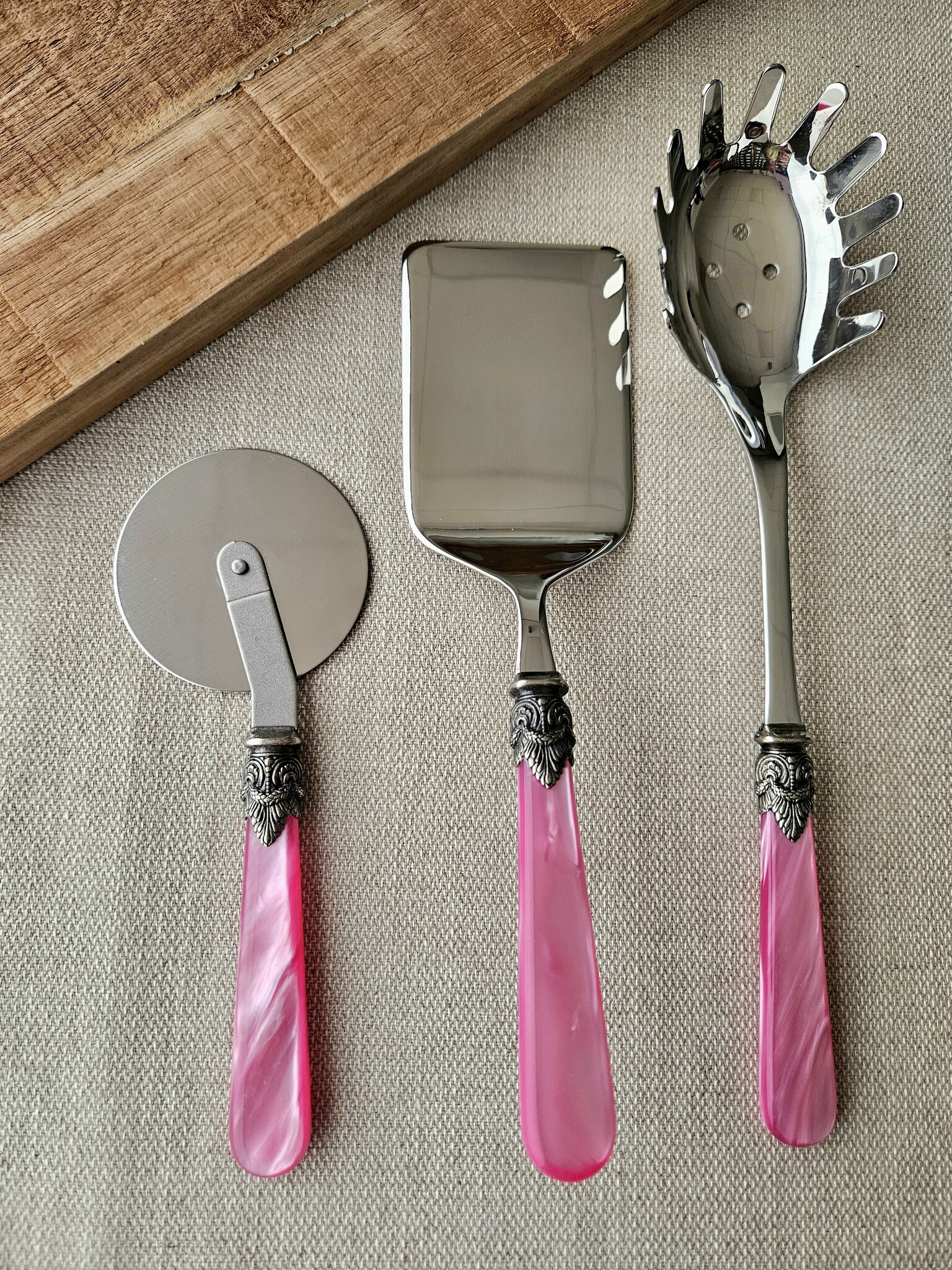 Pasta serving set, Fuchsia (mother-of-pearl)