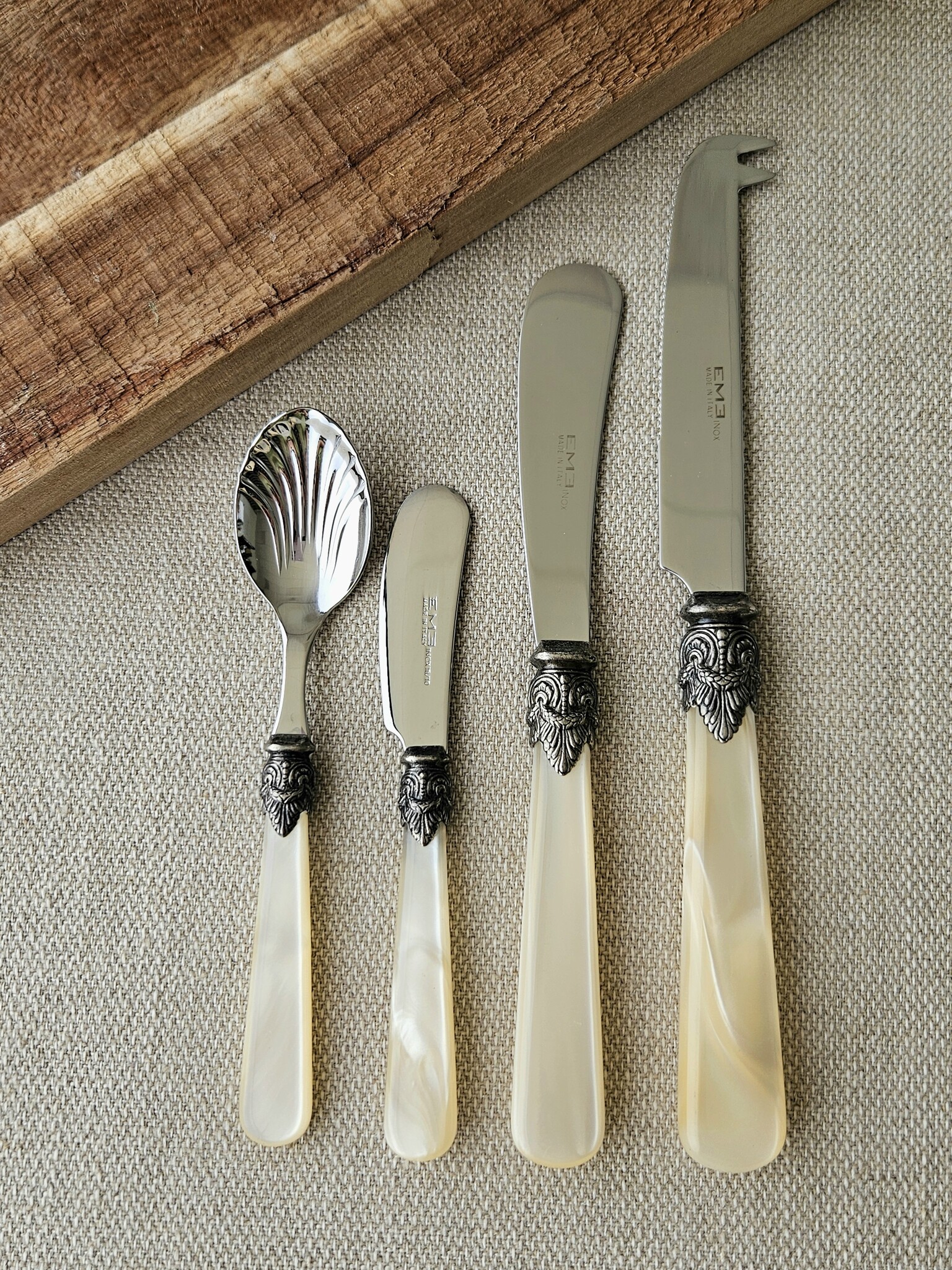 Juego de cubiertos para tapas, Marfil (brillo nácar)