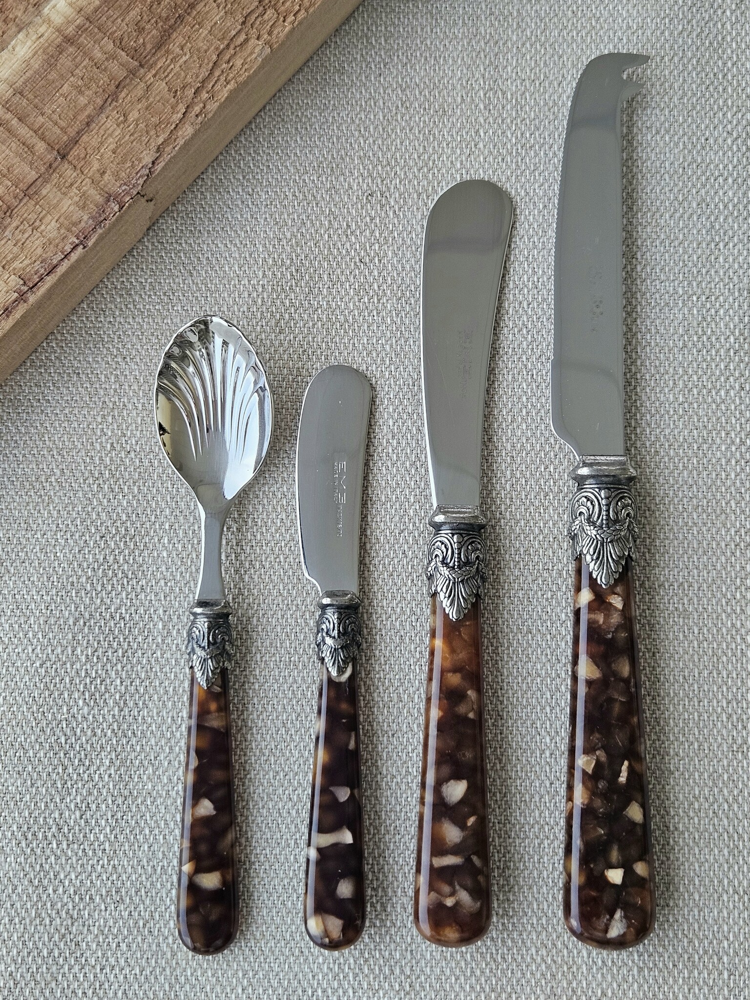 4-teiliges Tapas Besteckset, Braun (schildkröte)