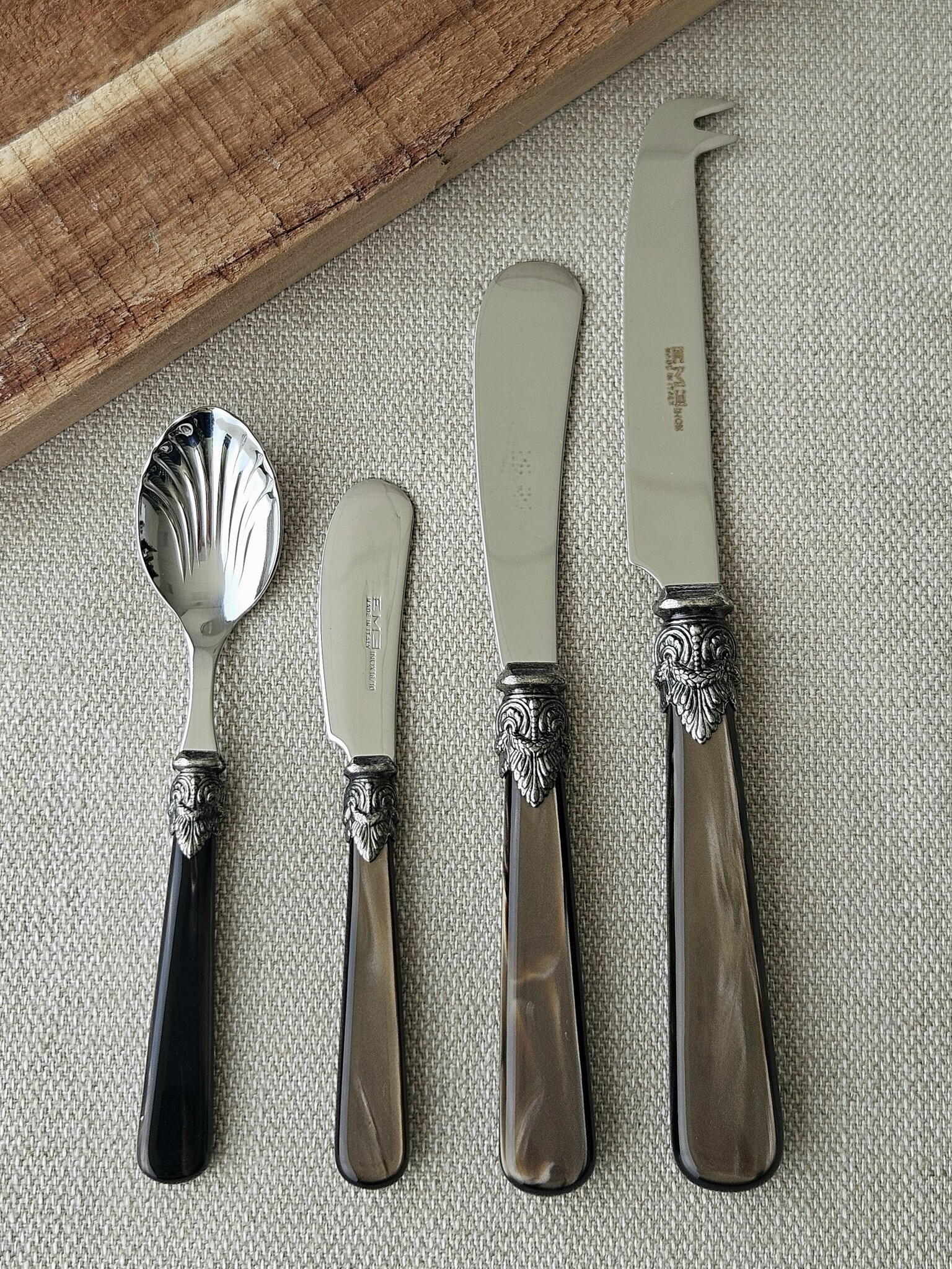 Juego de cubiertos para tapas, Cuchillo para Tapas, Márron (brillo nácar)