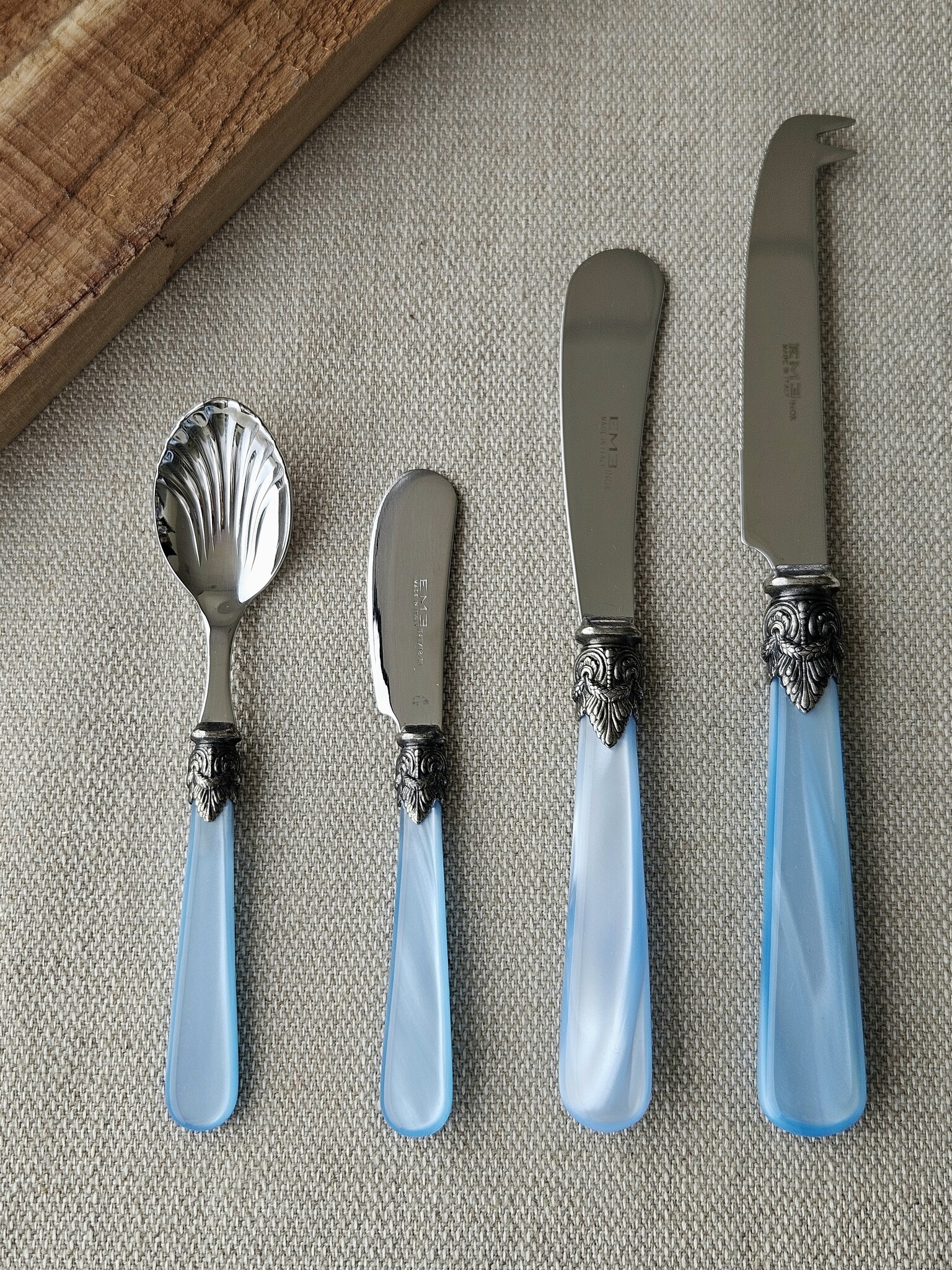 Juego de cubiertos para tapas, Azul Claro (brillo nácar)