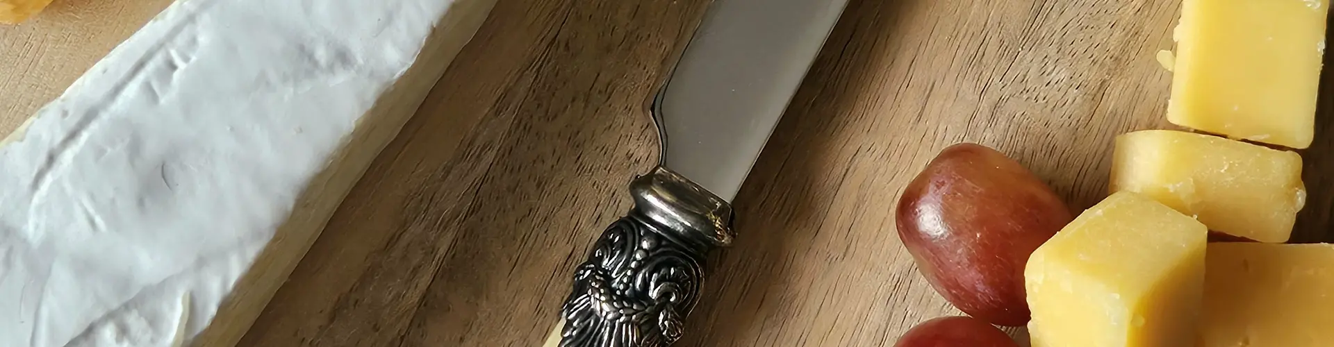 Looking to Buy a Cheese Knife? The Perfect Knife for a Stylish Cheese Platter