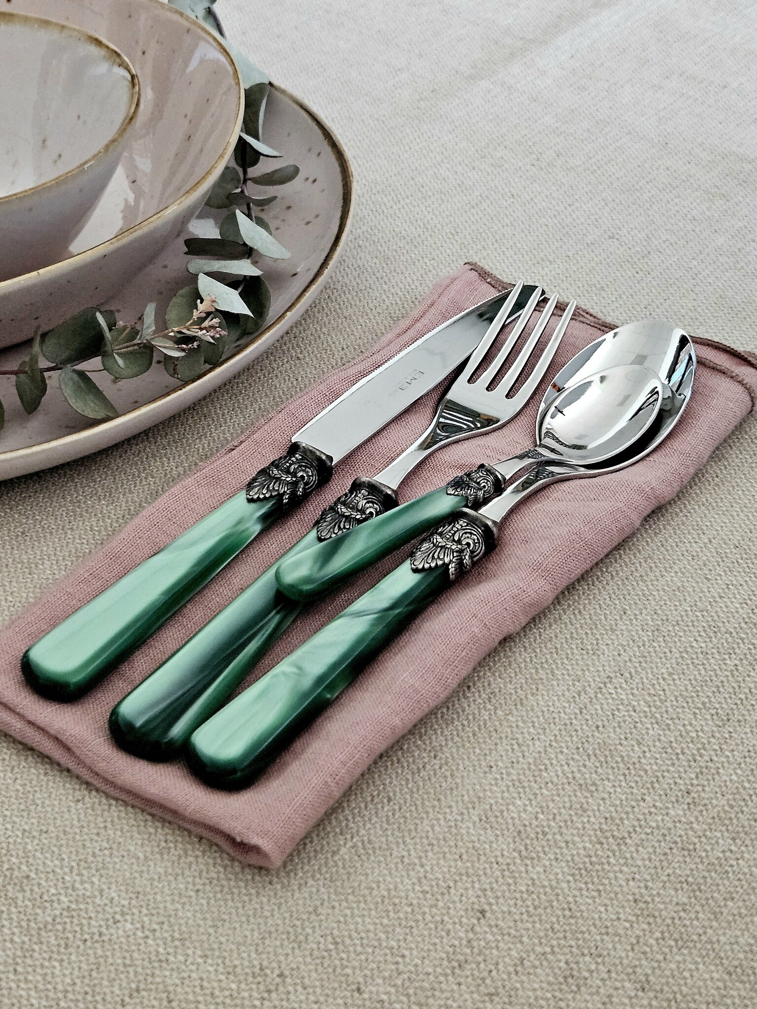 Cutlery Box Green (mother-of-pearl), in a luxurious wooden cutlery case