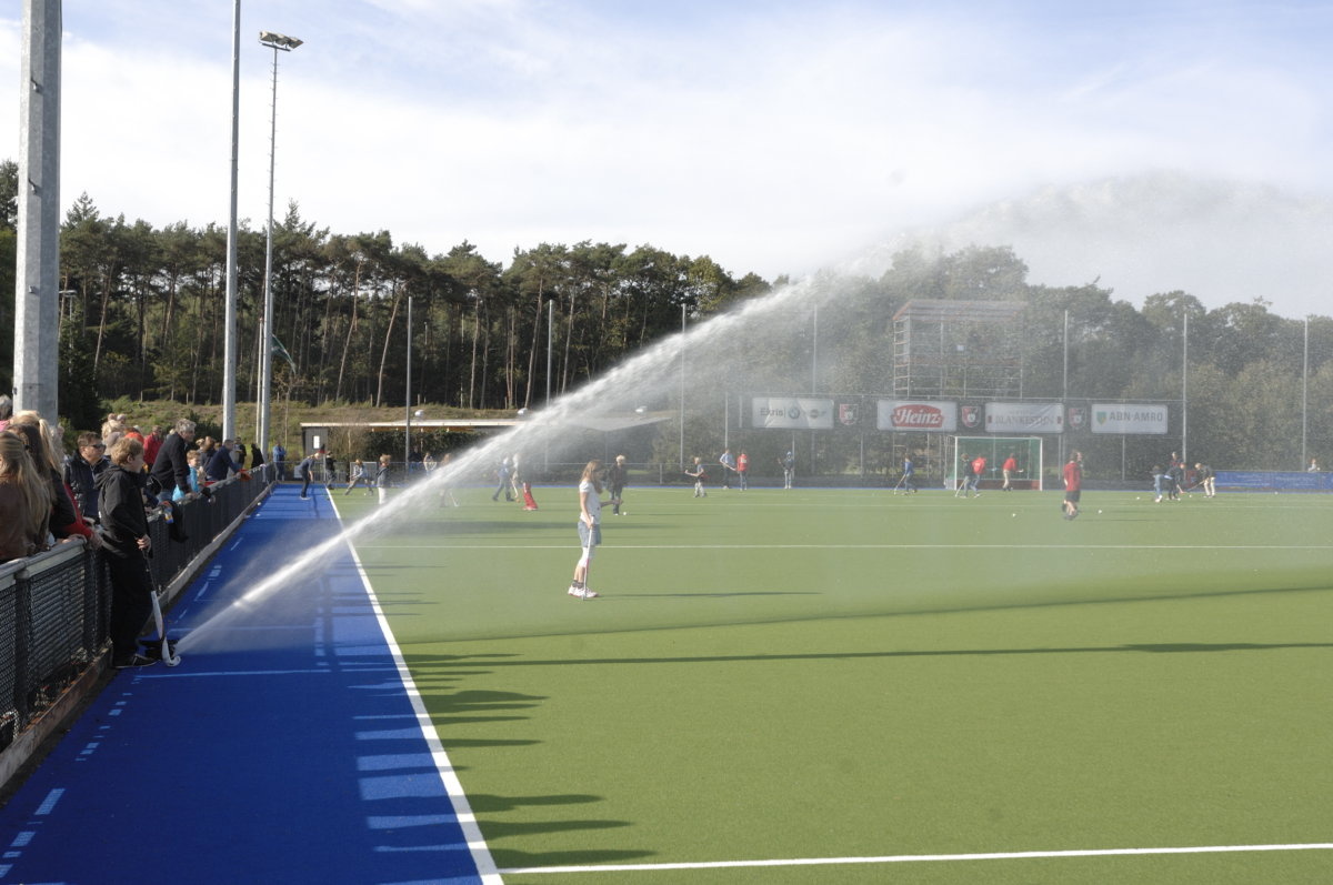 Welke hockeyschoenen geven de beste grip op waterveld?