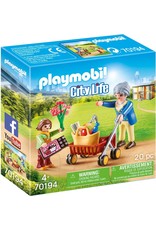 PLAYMOBIL PLAYMOBIL City Life Oma met rollator - 70194