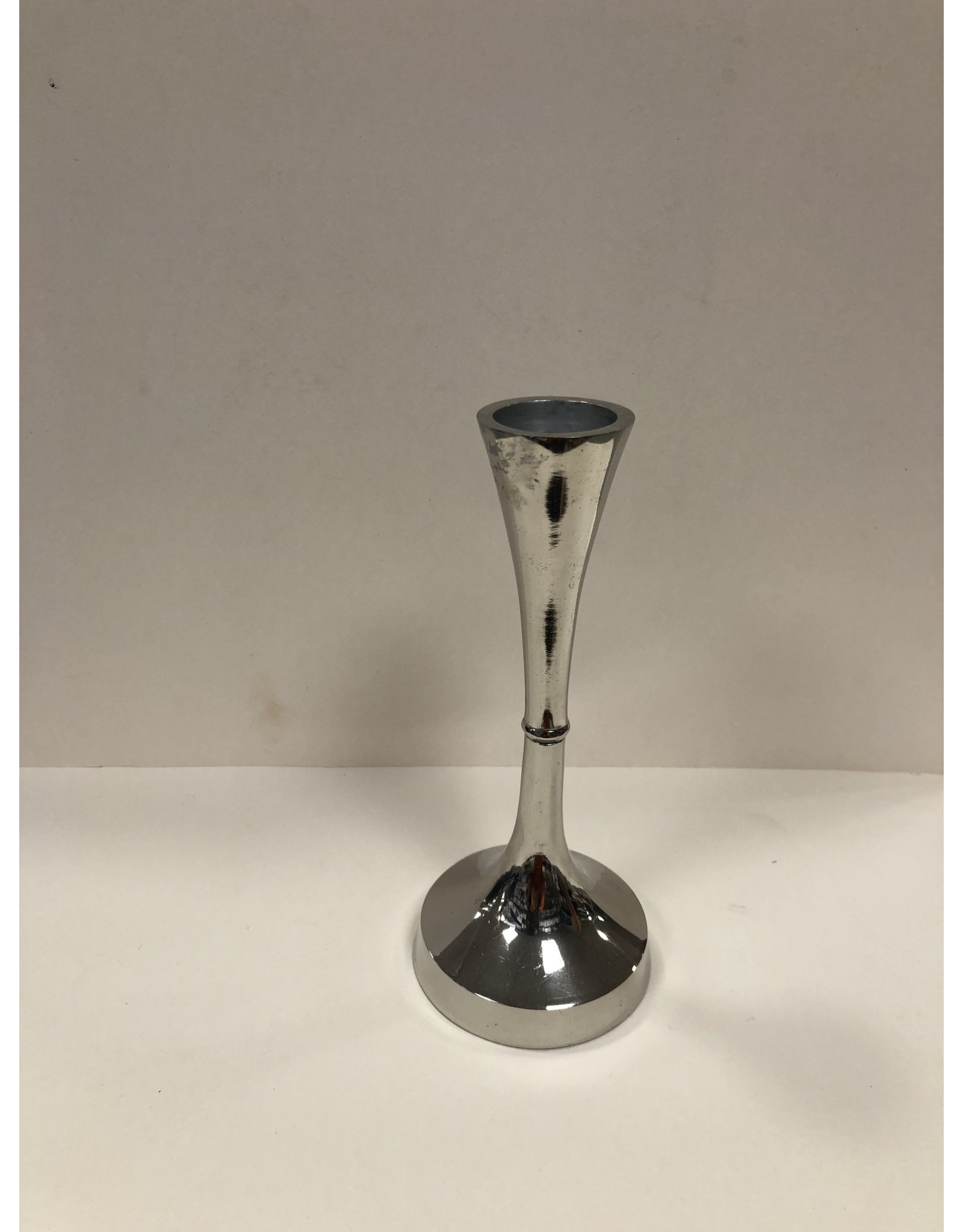 KANDELAAR 24CM HOOG NIKKEL