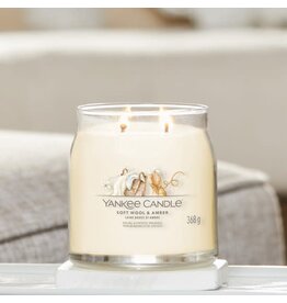 Yankee Candle Yankee Candle Signature Soft Wool & Amber Medium Jar