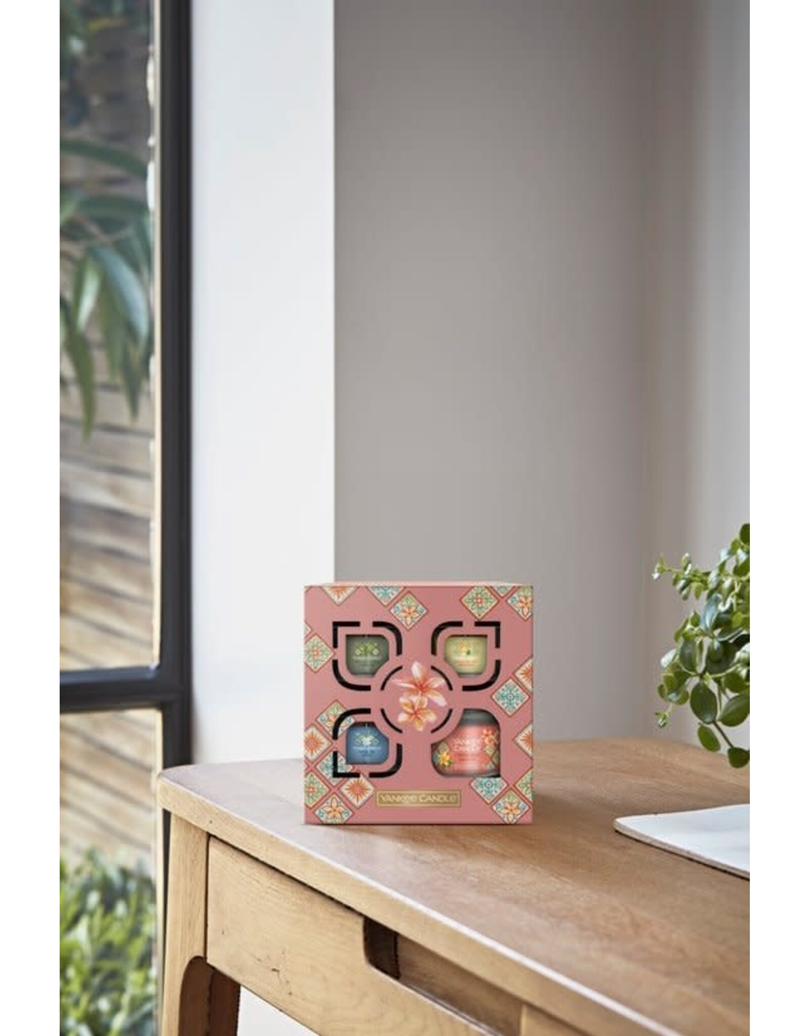 Yankee Candle Yankee Candle - Hello Italy - Kleine Geurkaars & 3 Filled Votive Gift Set - Geurkaars Cadeauset
