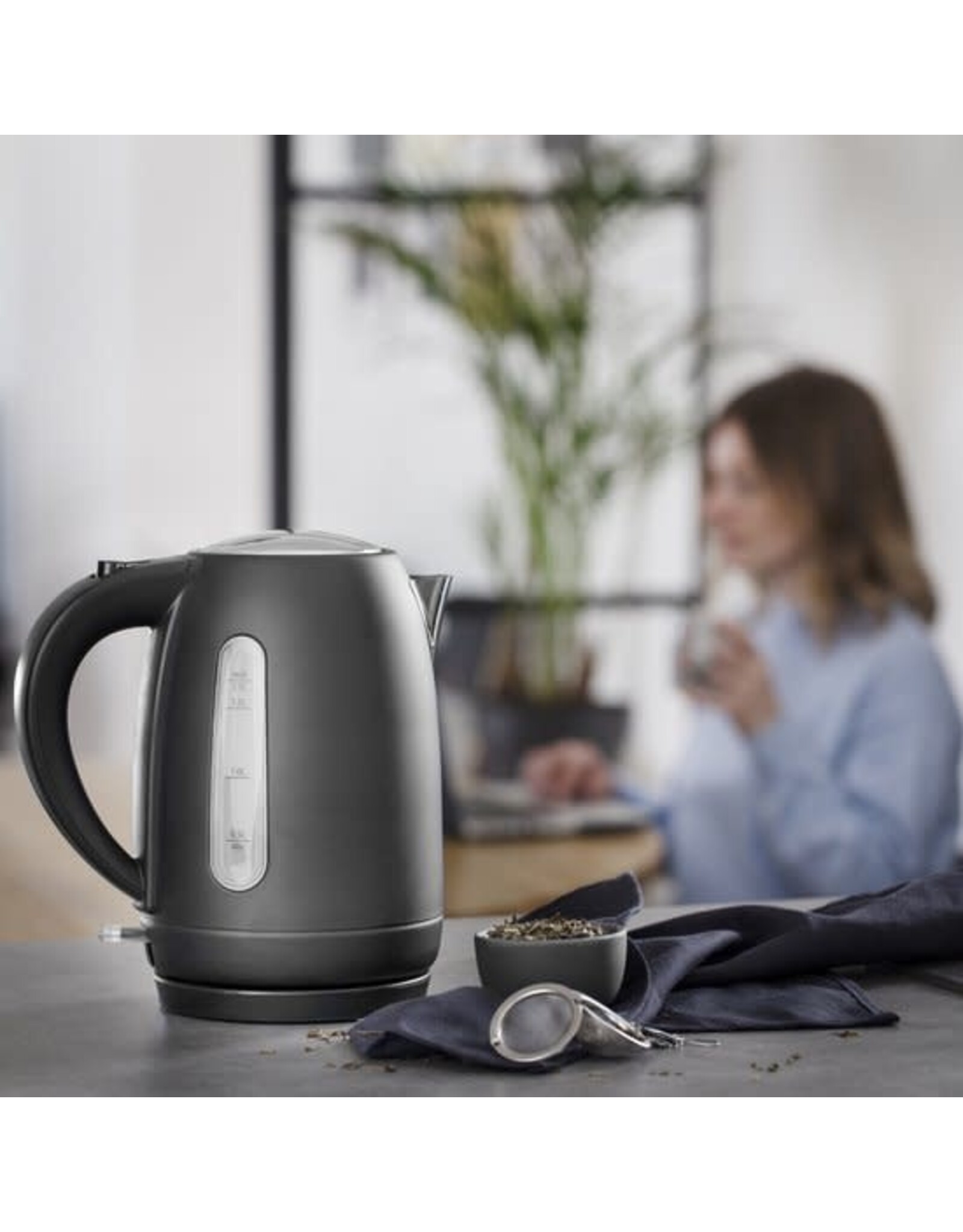 PRINCESS Princess Waterkoker 236032 – 1.7 Liter – 360° draaibaar - 2200W– Black Steel Collectie