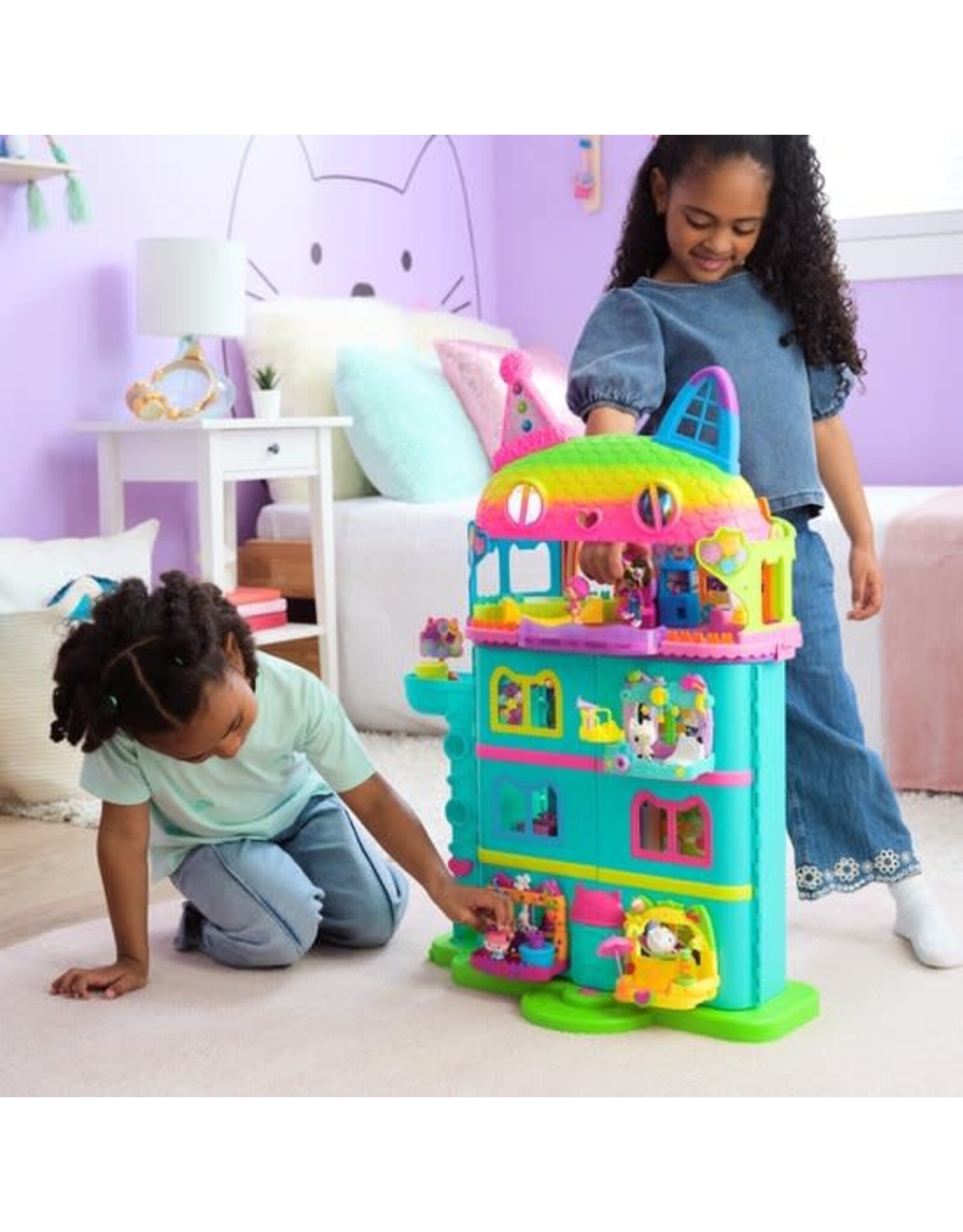 Gabby's Dollhouse Gabby's Poppenhuis - Feest Poppenhuis - +60cm hoog - vanaf 3 jaar - met speelfiguren poppenhuismeubels en 6 geluidseffecten