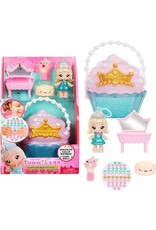 YUMMILAND Yummiland Beauty Bag Playset + Lip Gloss Doll – Cupcake Bag – met exclusieve Callie Birthday Cake, nagellak + nagelstickers, pailletten voor het lichaam, poppenspel, cosmetisch spel, vanaf 4 jaar