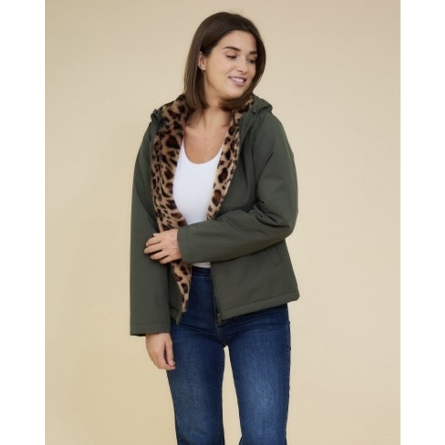 Parka Court Kaki Leo