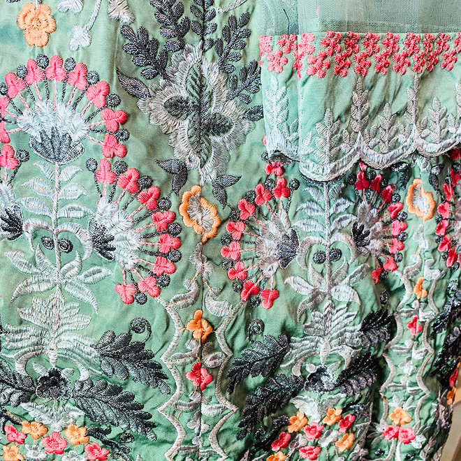 Edler Lehenga Choli in Hellgrün (Olive) – Stoffpaket halbgenäht zur eigenen Fertigung