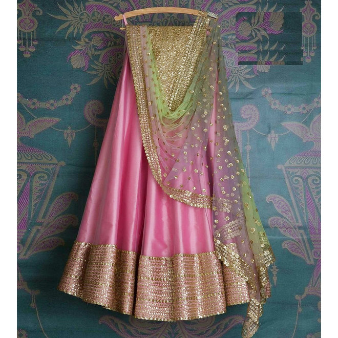 Lehenga Choli in Rosé auf Mass