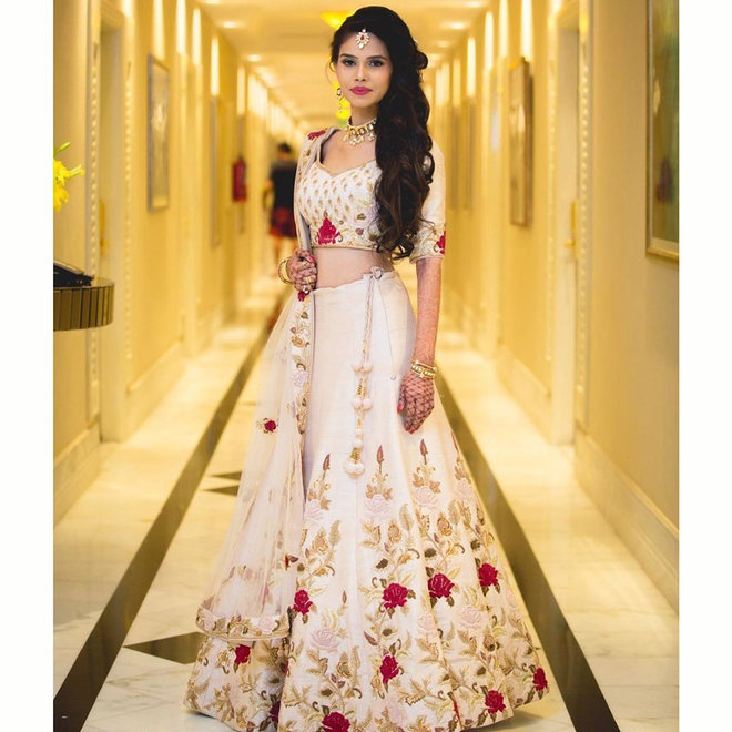 Lehenga Choli in Weiss