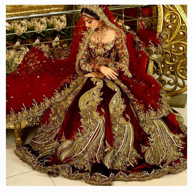 Lehenga Choli in Weinrot