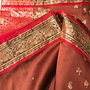 Sari Kalkutta in Braun, Rot mit Gold