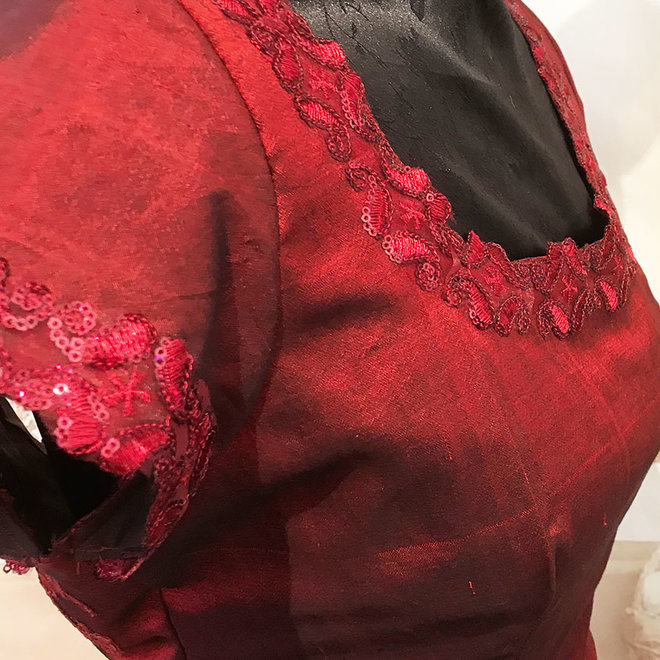 Saribluse "handmade" in Rot aus Seide
