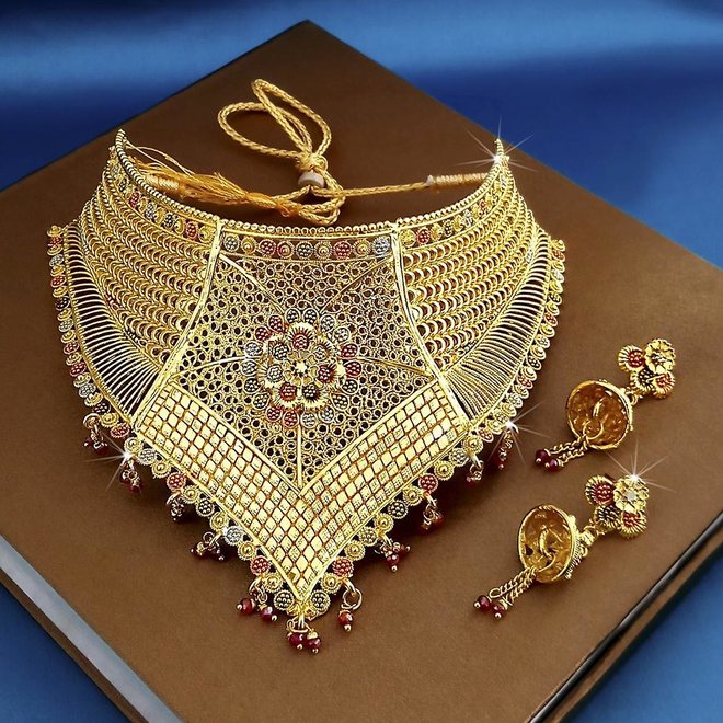 Indisches Schmuckset in Gold