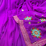 Sari Georgette in Magenta bestickt