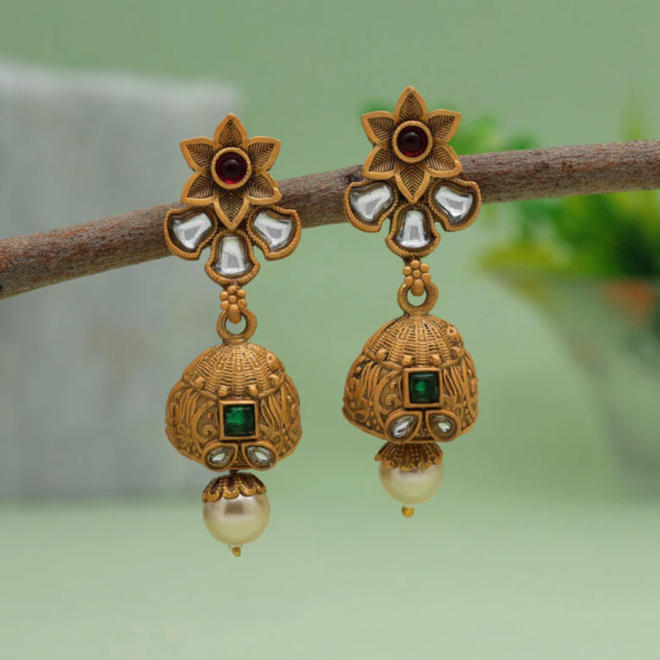 Indische Ohrringe in Gold