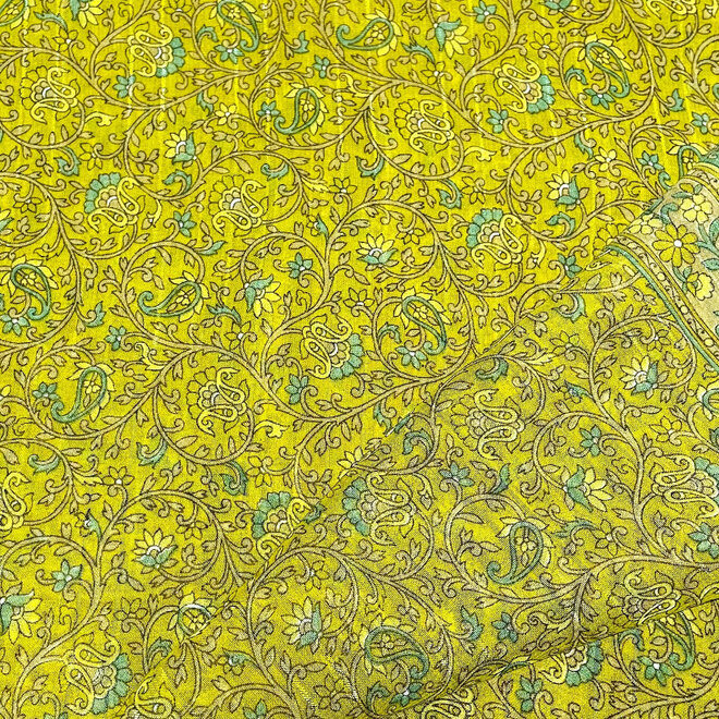 Indischer Sari in Senf Paisleymuster