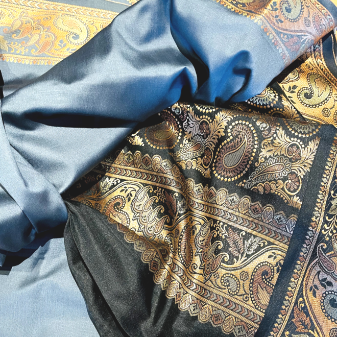 Sari in Grau mit Schwarz
