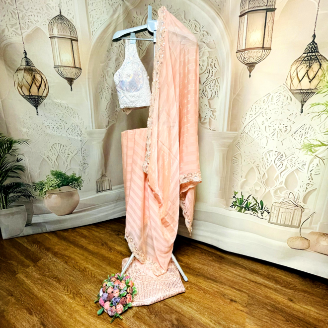 Zarter Georgette-Sari in Hellrosa auf Wunsch  mit Bluse