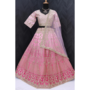 Lehenga Choli Set in traditionellem Design – bestickter Rock, Bluse & Dupatta für festliche Anlässe