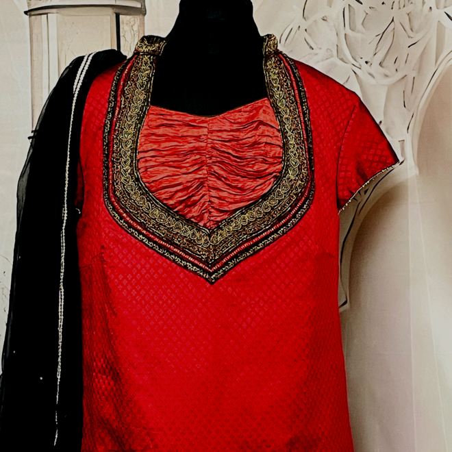 Salwar Kameez Seide Weinrot Grösse 42–44