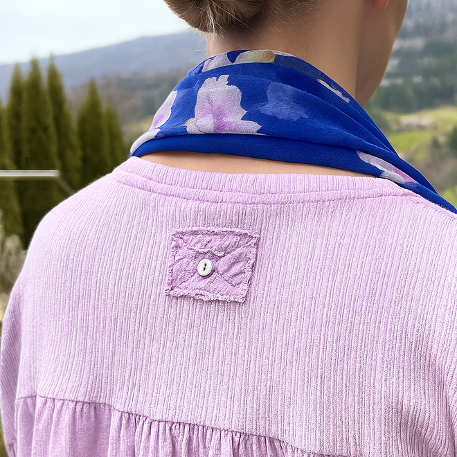 Legeres One Size T-Shirt in Rosé  mit farblich passendem Schal