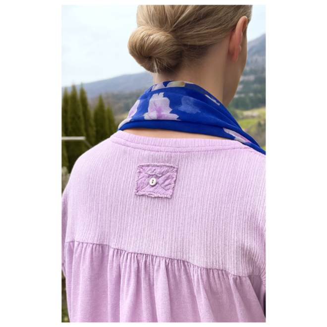 Legeres One Size T-Shirt in Rosé  mit farblich passendem Schal