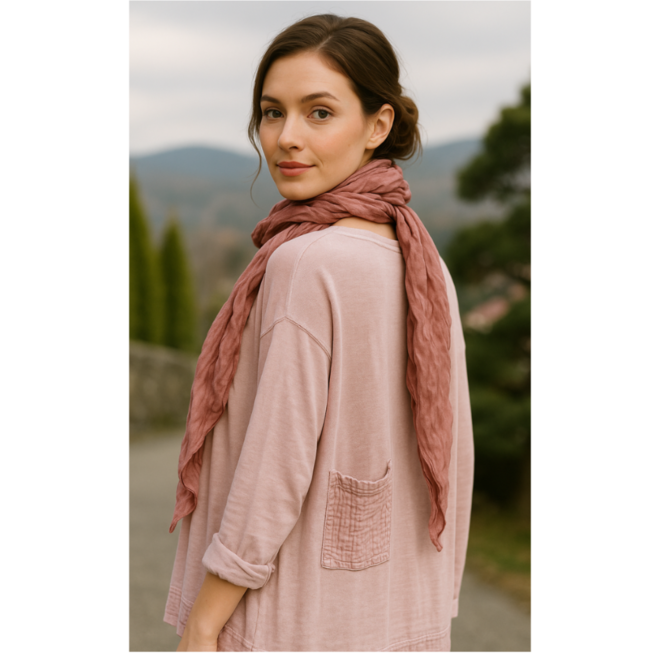 Legeres One Size T-Shirt in Rosé mit farblich passendem Schal