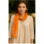 Legeres One Size T-Shirt in Beige mit farblich passendem Schal