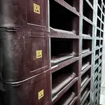 Kunststof ESD pallet 1200x800x145mm - gerasterd dek, met rand