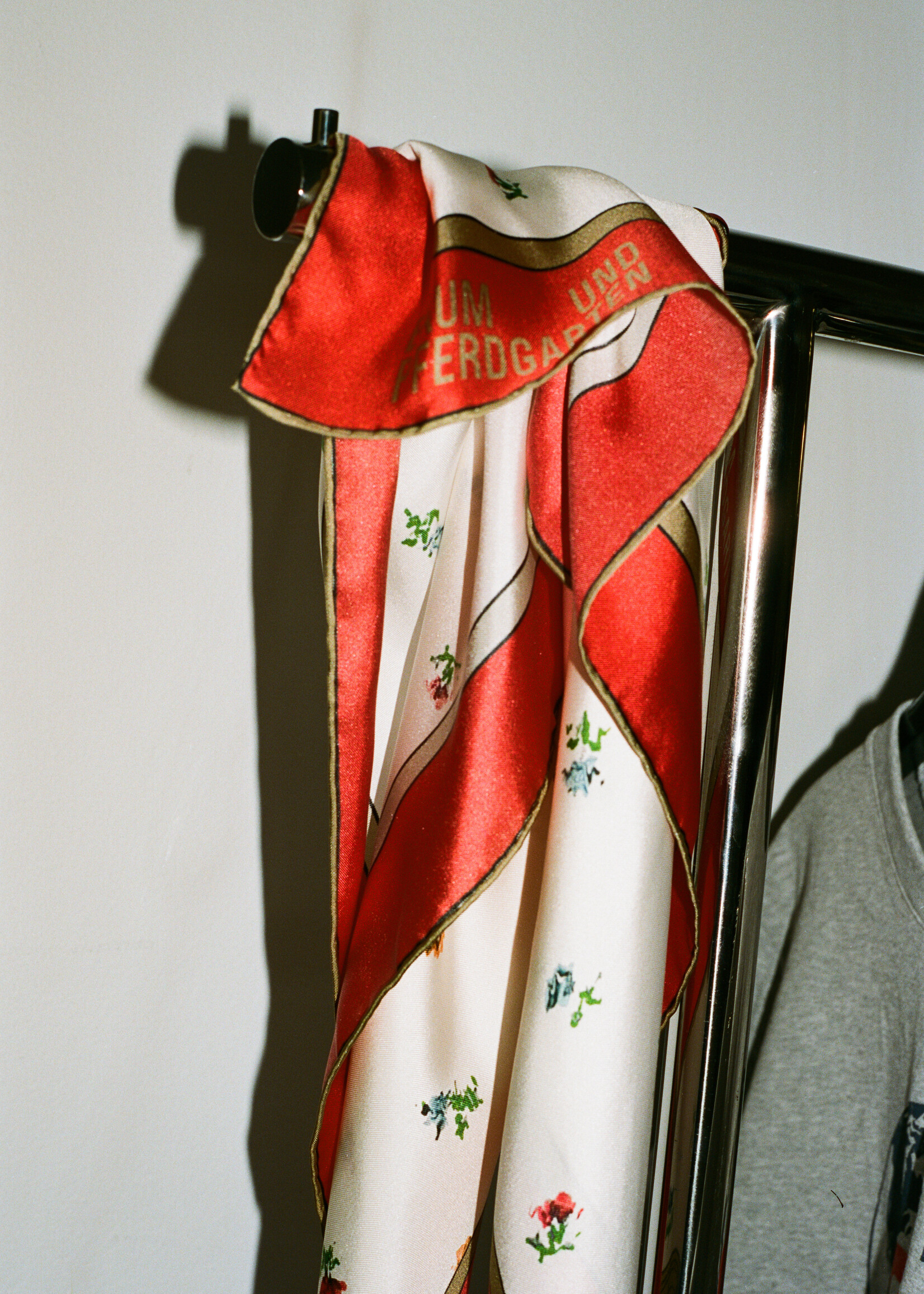 Baum und Pferdgarten Leah petite flower silk scarf
