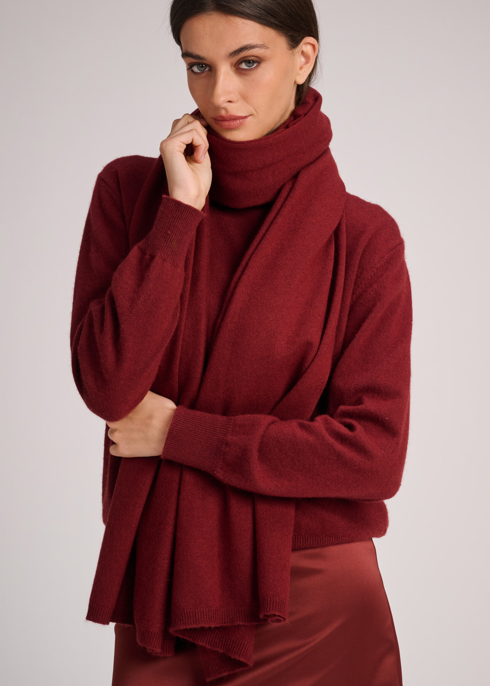 March 23 Scarf Daphne rust