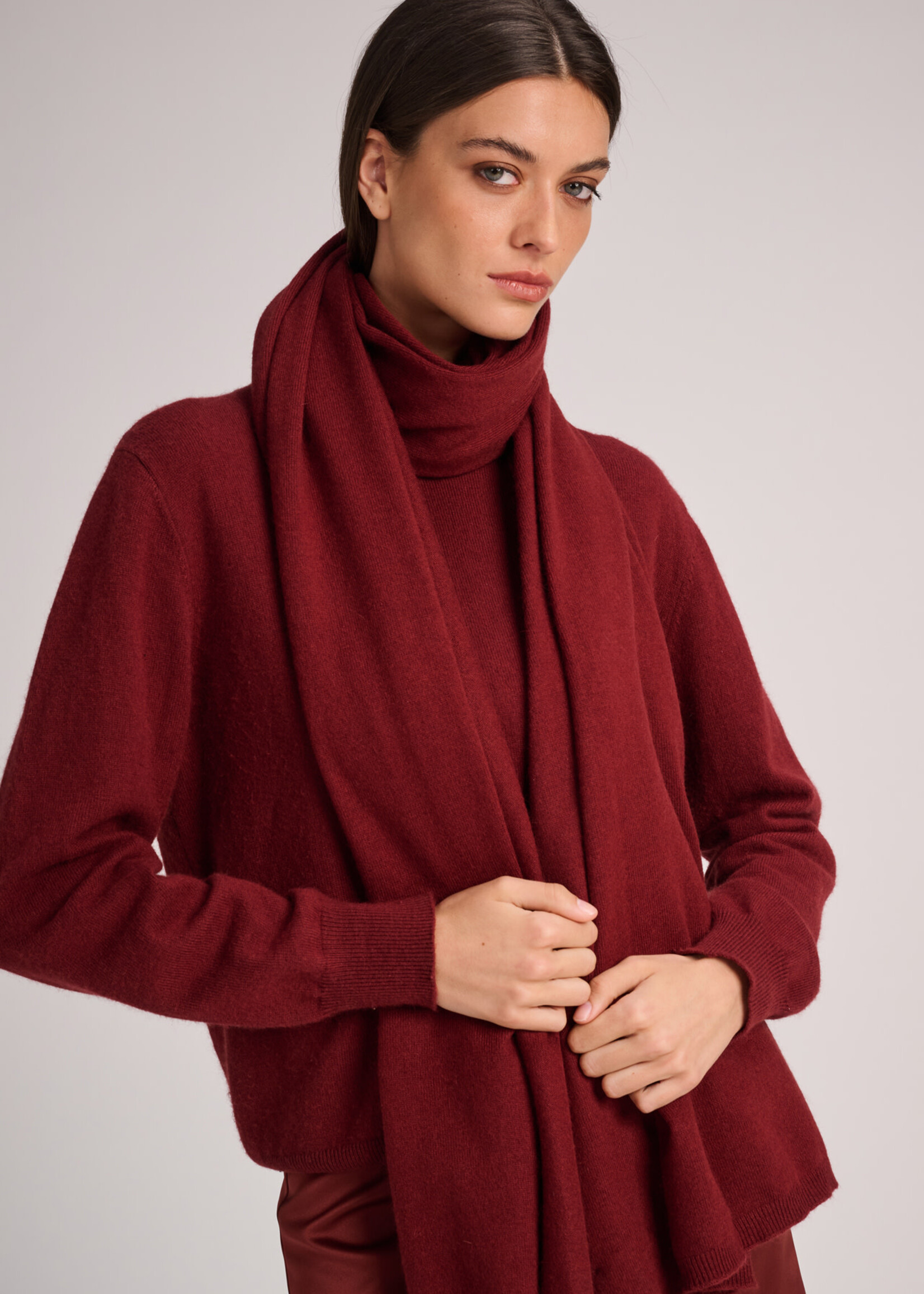 March 23 Scarf Daphne rust