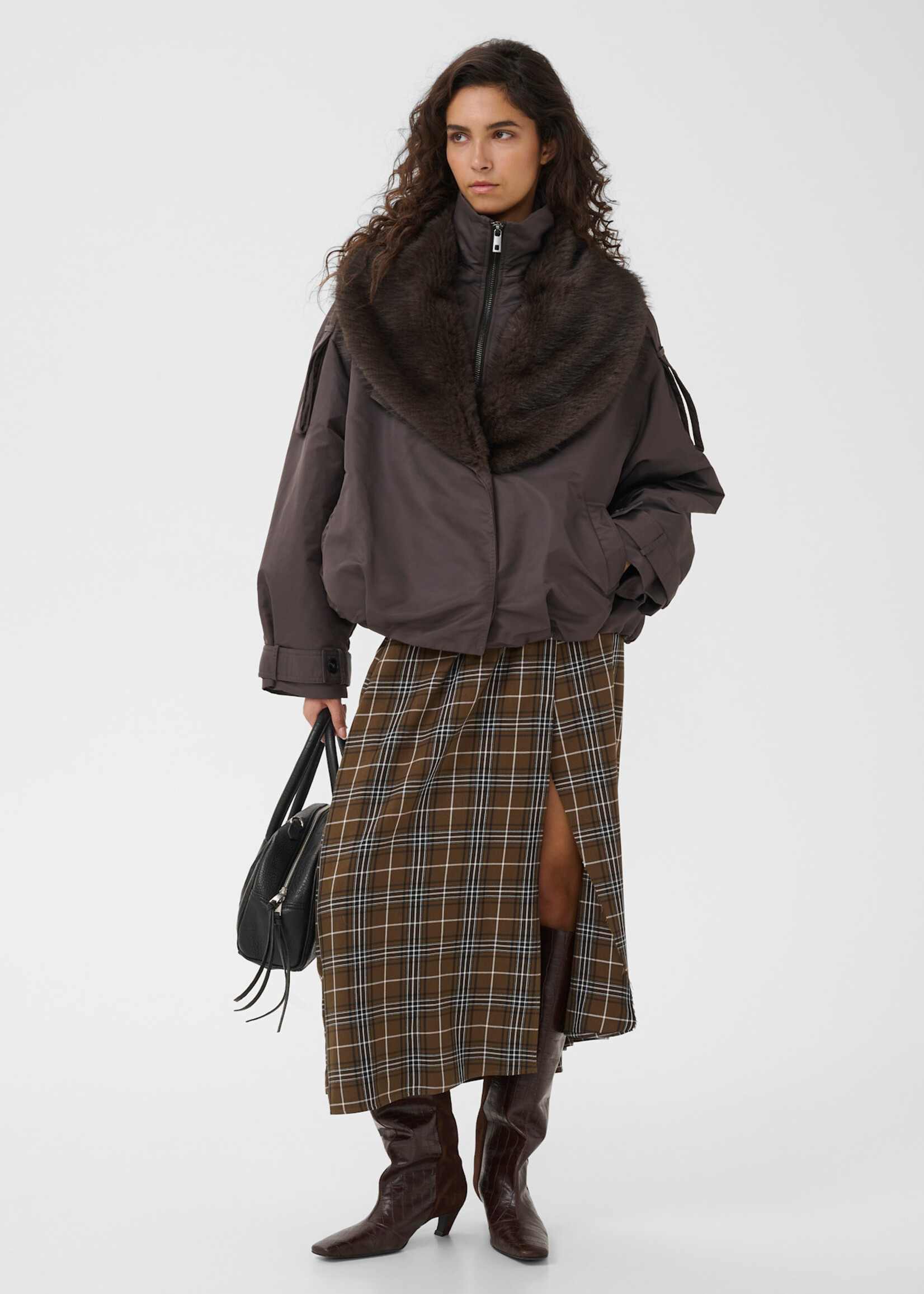 Gestuz Aleya skirt green olive check