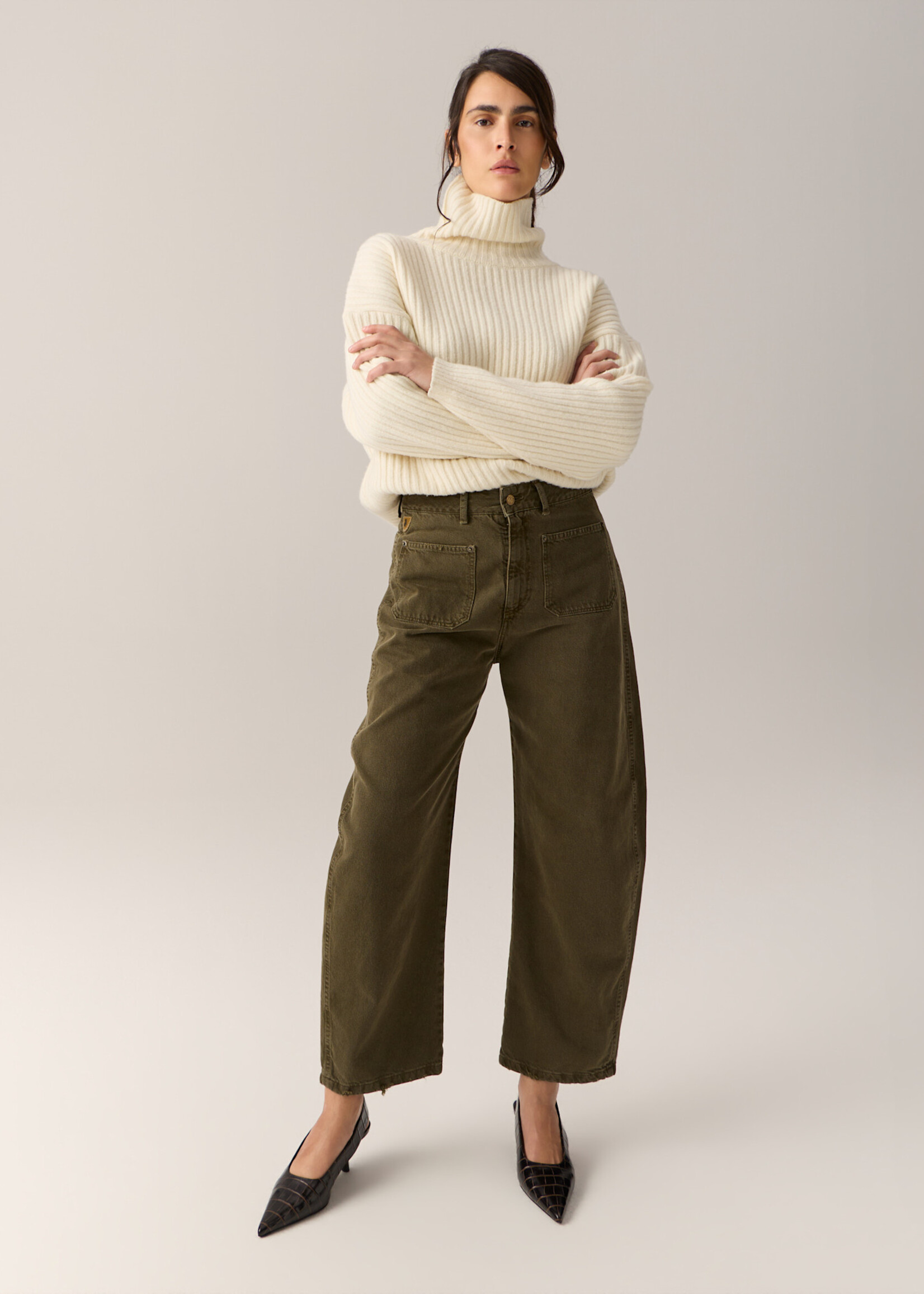 Lois Dali vintage olive