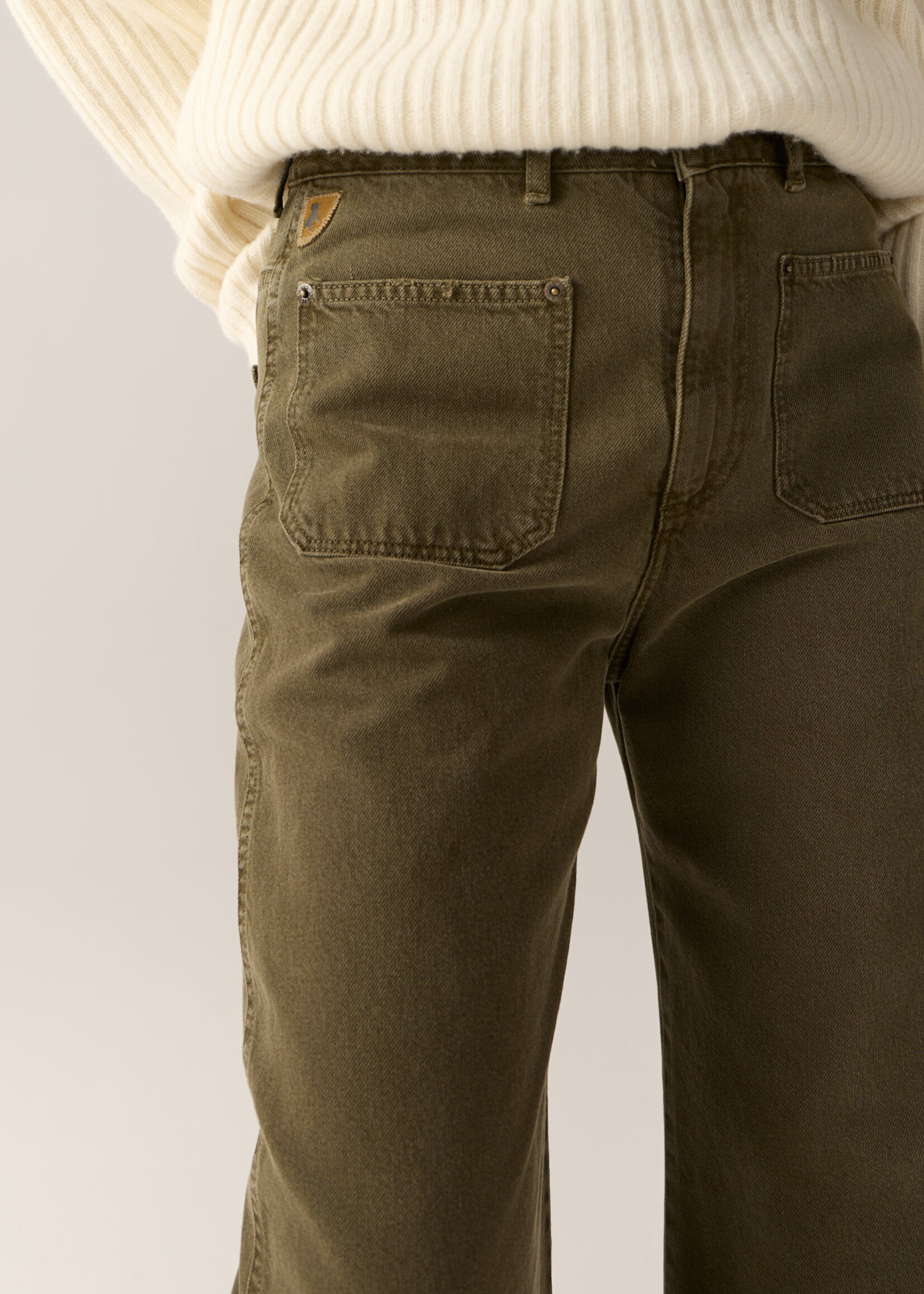 Lois Dali vintage olive