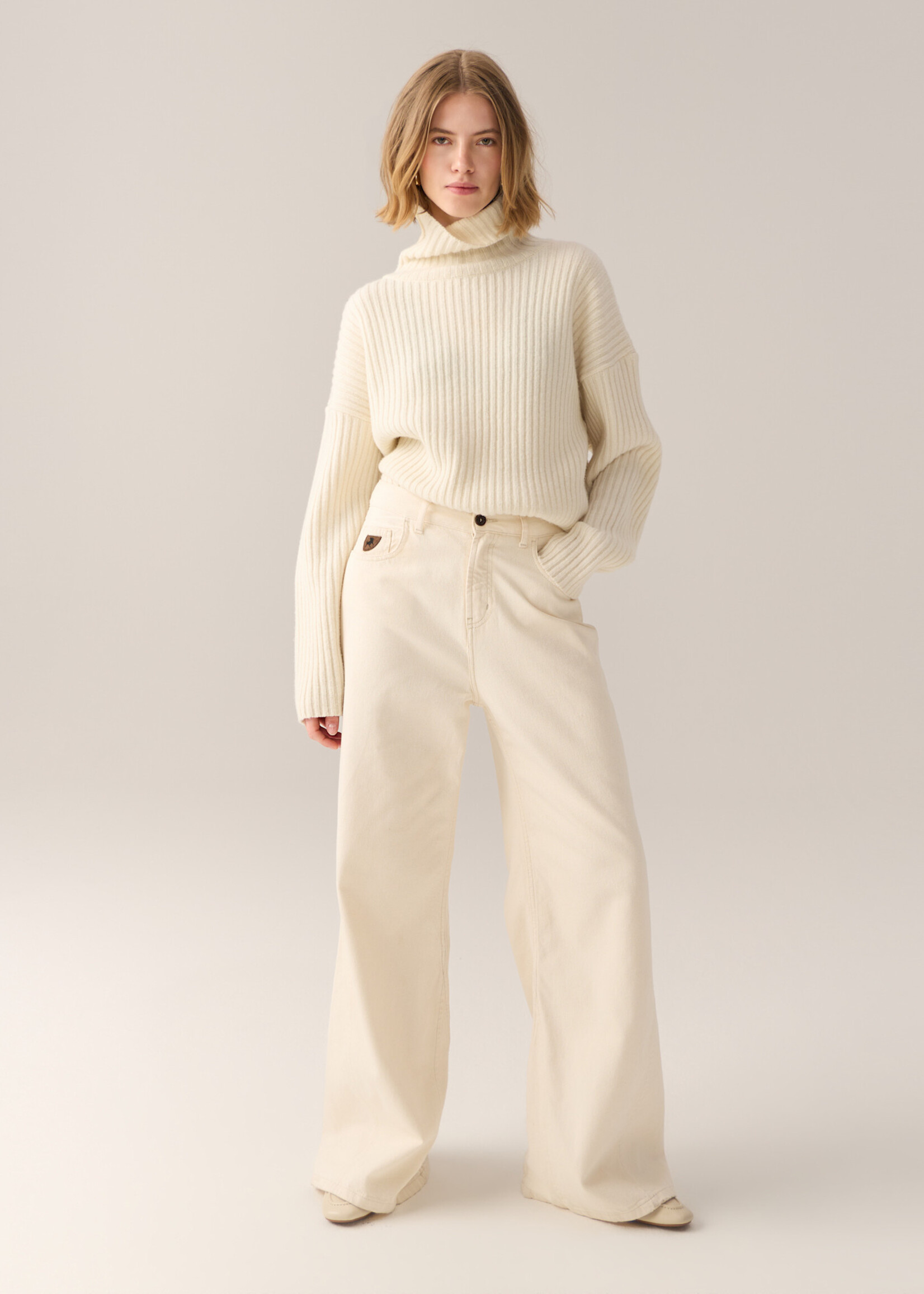 Lois Skater flare ecru wool rinse